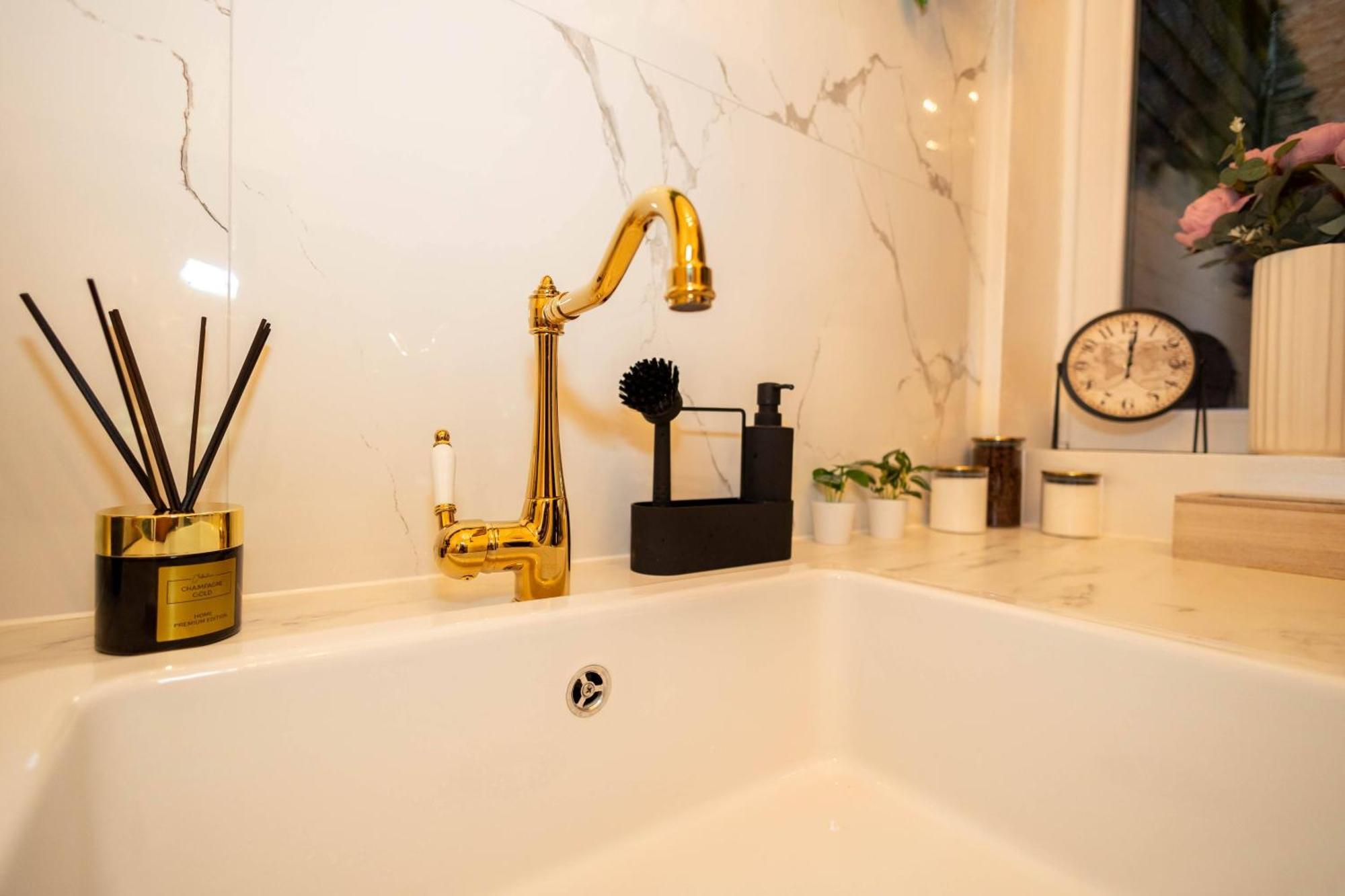 New, Stylish And Spacious Apartment Bratislava Eksteriør bilde
